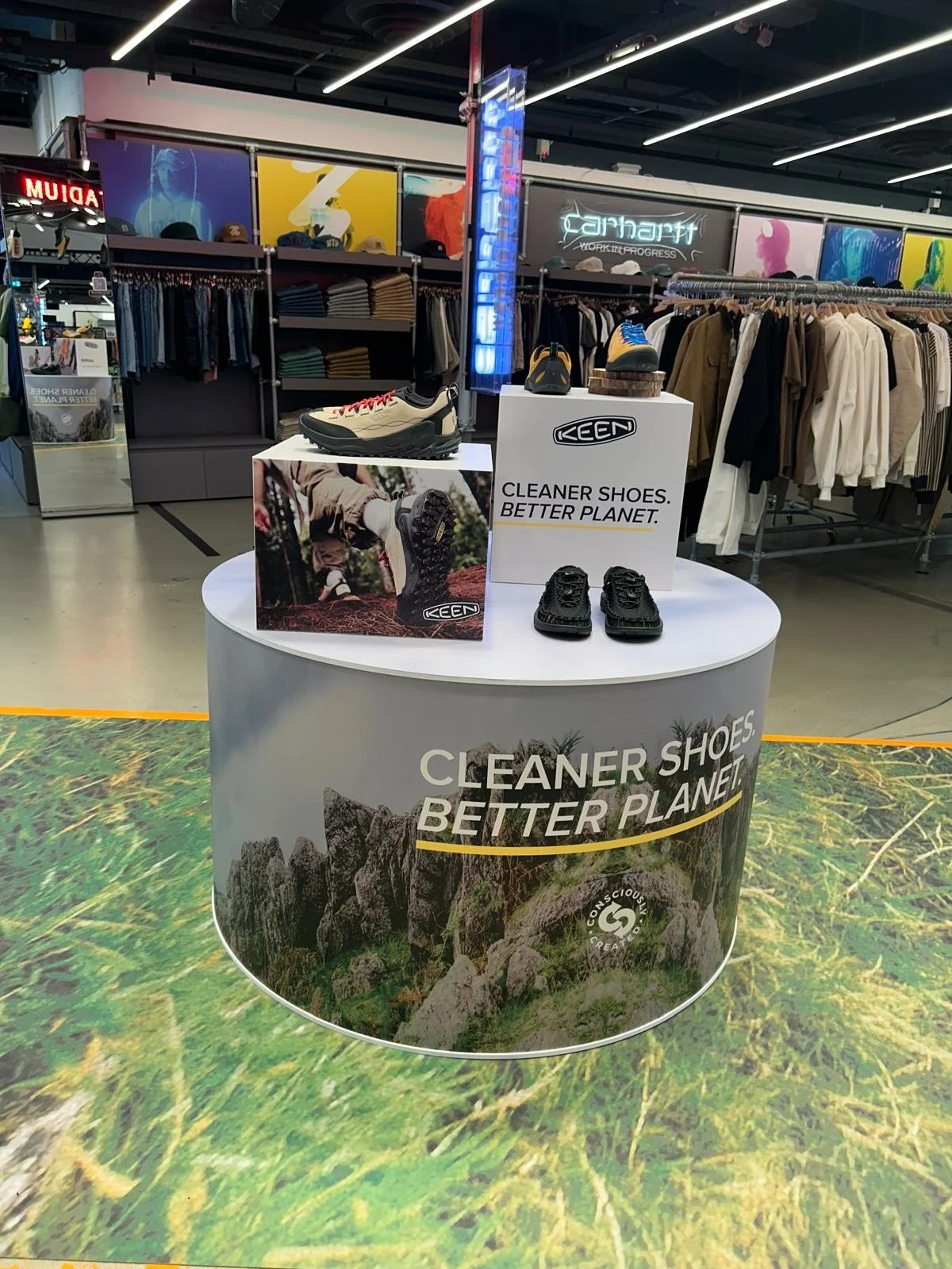 Keen · Espacio promocional en París · Vista 8